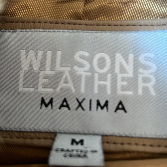 Excellent- Like New Genuine Fur Coat - Picture 3 of 9